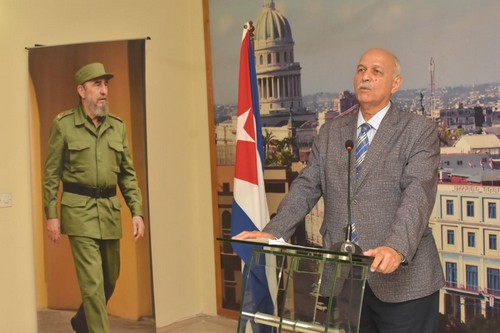 Mushahid inaugurates Cuba Photo Exhibition, praises Castro as ‘symbol of Defiance & Dignity’
